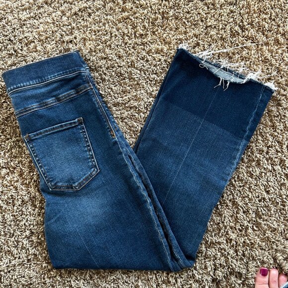 SPANX Spanx 20231R Cropped Flare Denim Jeans in Size Medium Raw Hem - Picture 4 of 6